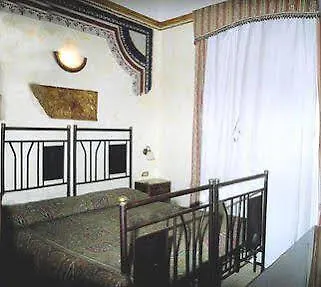 Robinson מלון