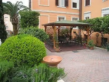 Maria Rosa Molas - Casa Per Ferie Affittacamere Roma