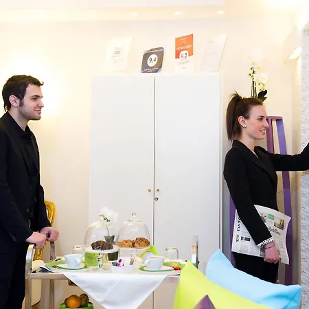 Domus Spagna Capo Le Case Bed & Breakfast Roma