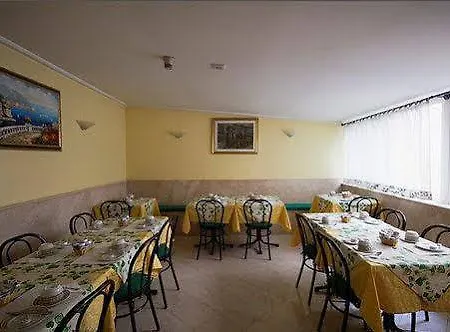 Hotel Dolomiti Roma