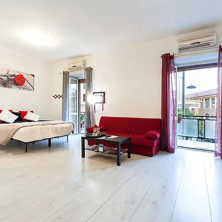 Hosting Flats Rome