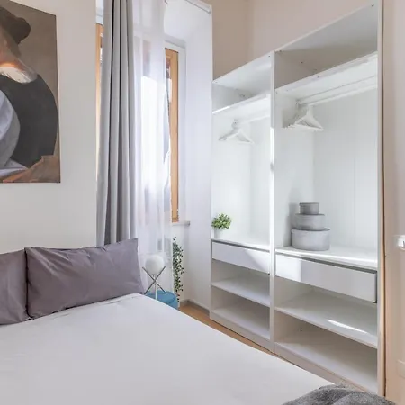 Iflat Navona White And Stylish Appartamento