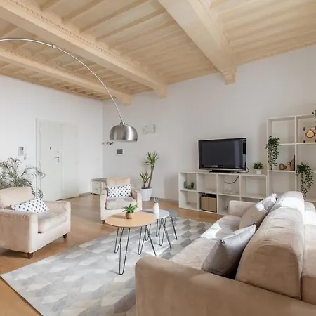 Iflat Navona White And Stylish Appartamento