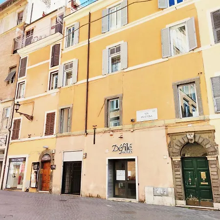 Pop Chic Frattina Apartment