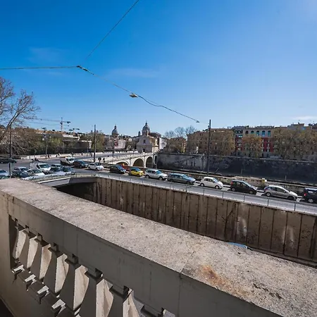 Πανσιόν Capitals Luxury River