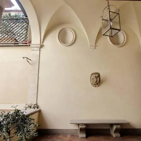 Arco De Cenci דירה *