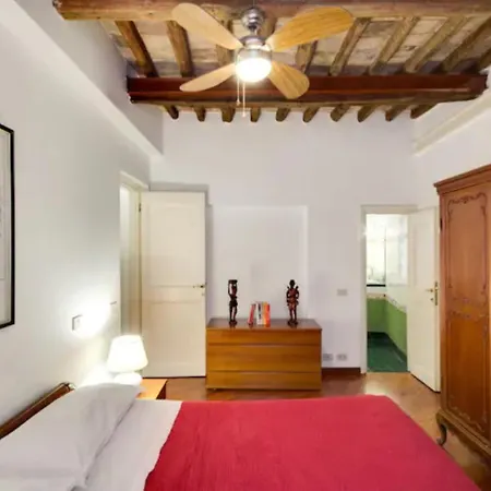 Pantheon Charming Apartment *