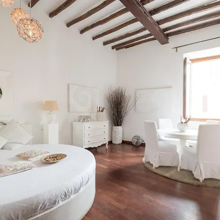 Ghetto Campo Dei Fiori Luxury White