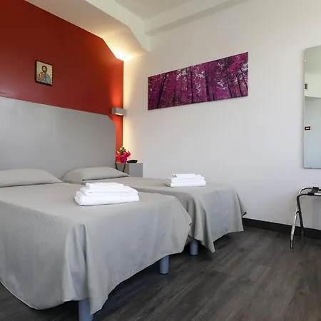 Casa Per Ferie San Juan De Avila Guest house Rome