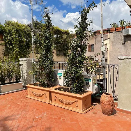 Campo De Fiori Palace * Rome