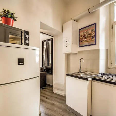 Lovely With Balcony In Campo De' Fiori Appartement