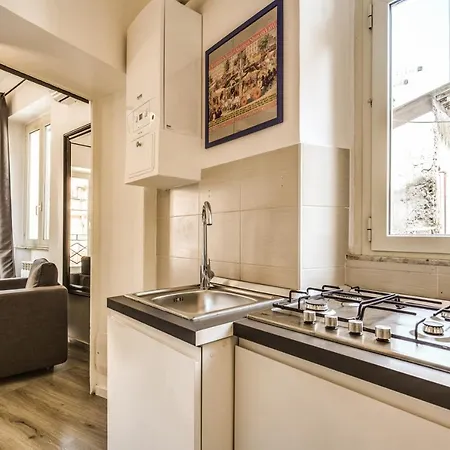 Apartment Lovely With Balcony In Campo De' Fiori