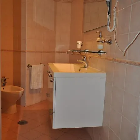 Girasole Affittacamere 3*