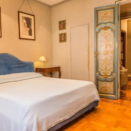 Martina House Bed & Breakfast 3*