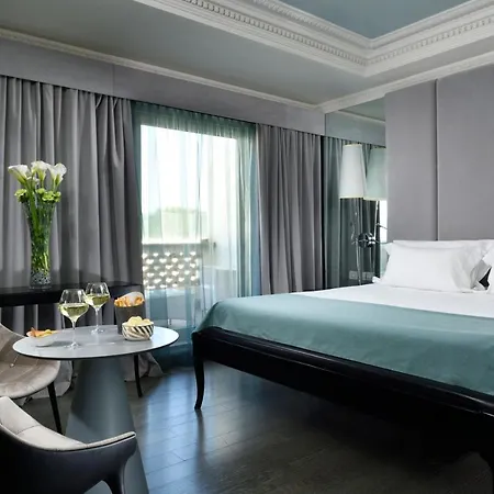 Leon's Place In Hotel 4*