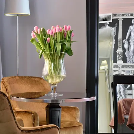 Leon's Place In Отель Рим