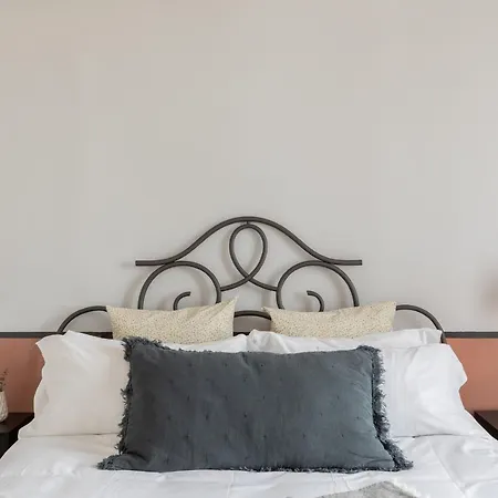 At Your Feet Apartment *