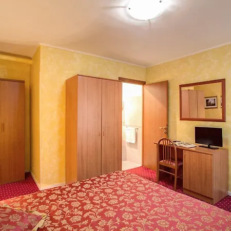 Konukevi Monti - 2*