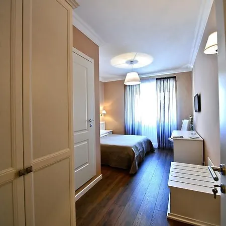 Rim Rooms 3* Rome