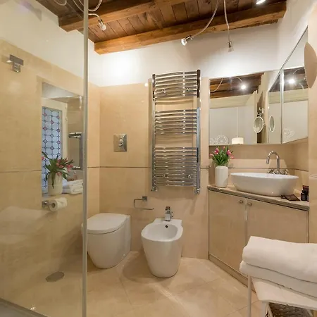 Lovely New Home, Fontana Di Trevi * Roma