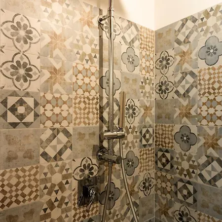 Lovely New Home, Fontana Di Trevi