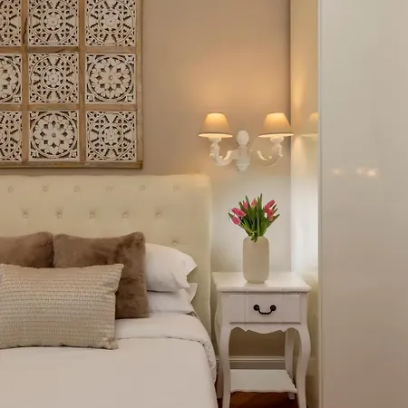 Lovely New Home, Fontana Di Trevi Apartment