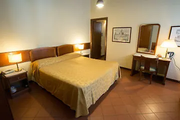 Teatro Di Pompeo Hotel Rome
