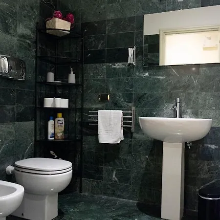 Tritone Apartment *
