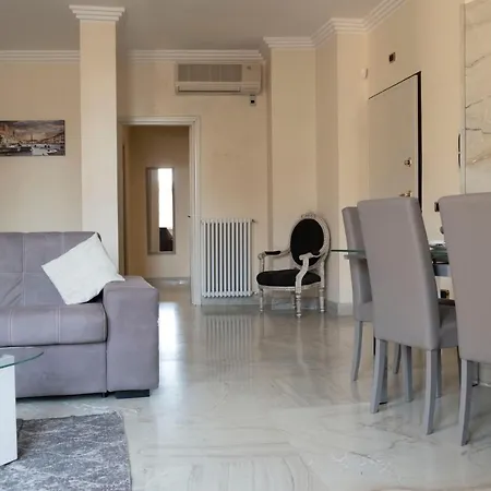 Tritone Apartment *