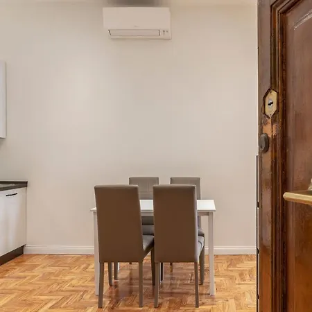 Rione Prati Elegant With Balcony Apartment Rome