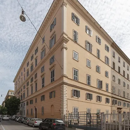 Rione Prati Elegant With Balcony Rome