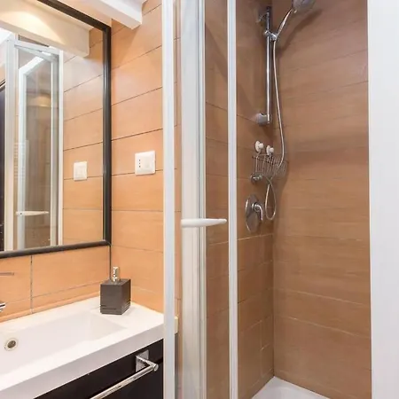 Popolo Elegant Two Bedroom Apartment Rome