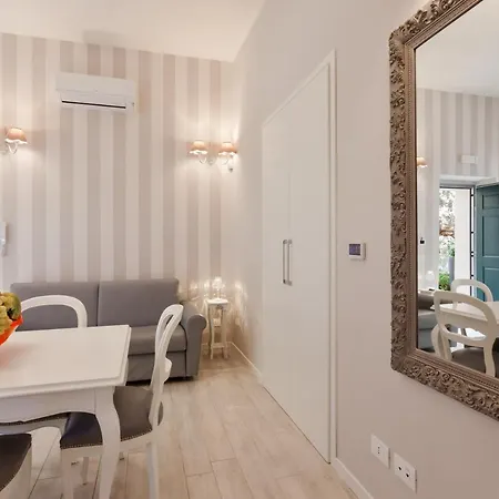 Holidays Apartament *