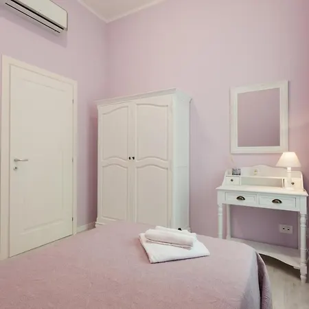 Apartament Holidays *