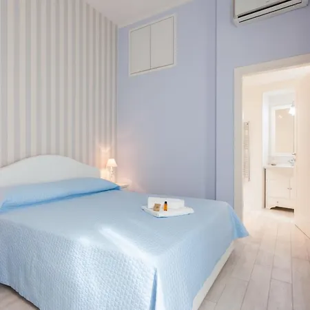 Holidays Apartament *