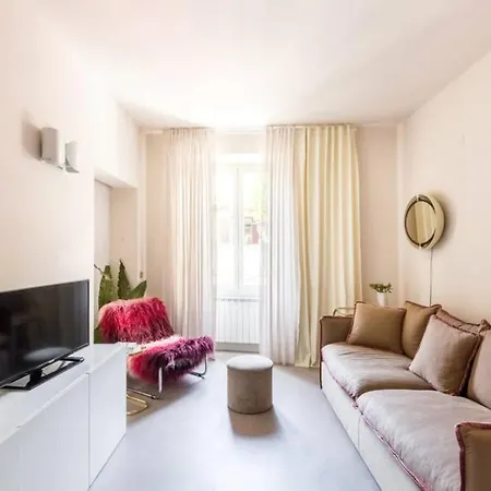 Appartamento FilippoNeri 112, via dei Banchi Vecchi Roma