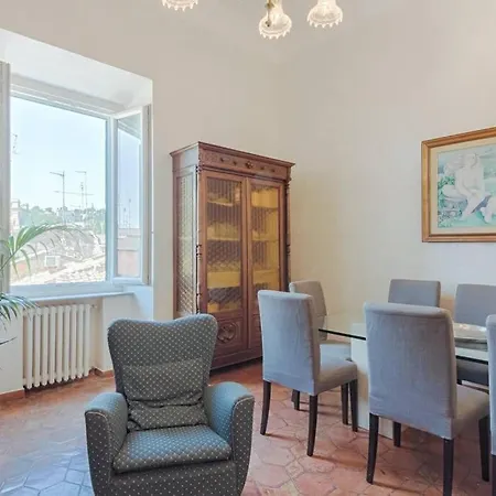 Trastevere Large Comfortable Apartment