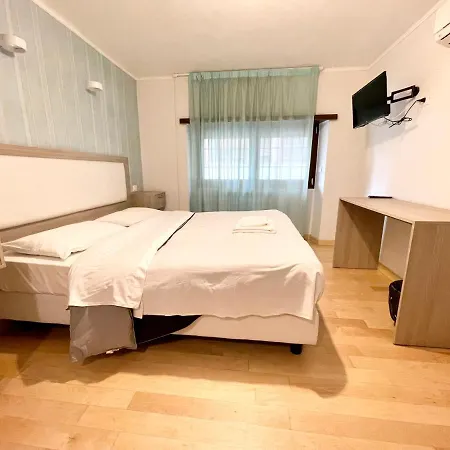 Luciano Laterani Guest house *