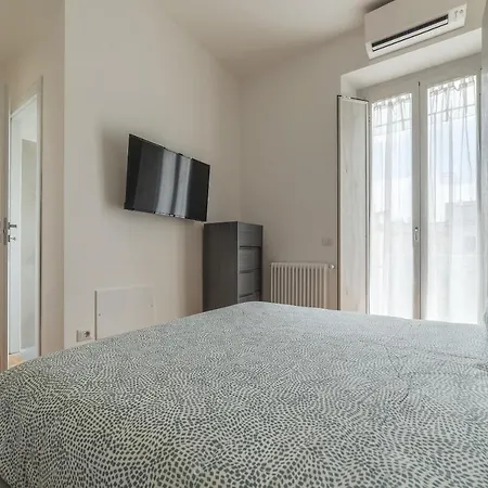 Apartment Rione Prati Elegant With Balcony