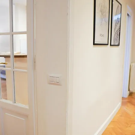 Apartment First One Rome