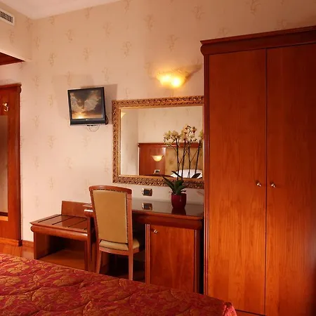 Hotel Serena 3*