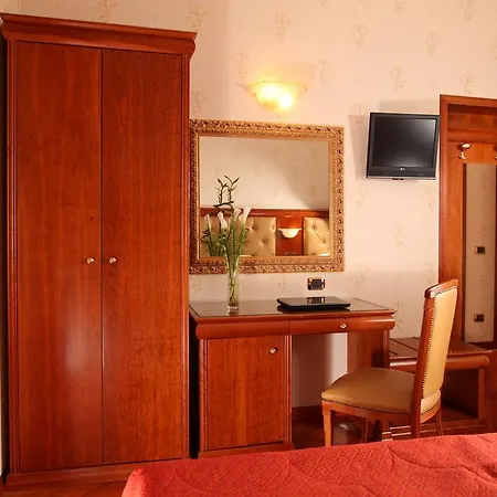 Hotel Serena 3*