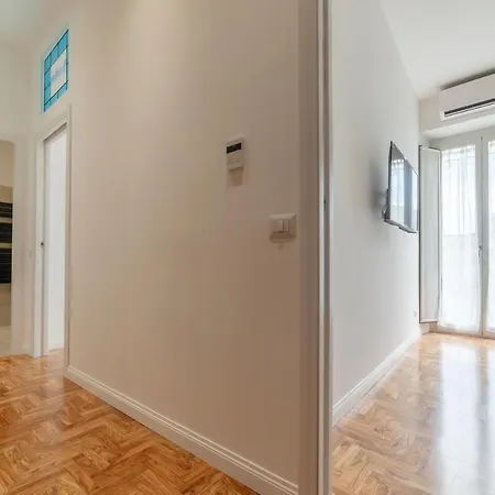 Rione Prati Elegant With Balcony Apartment *