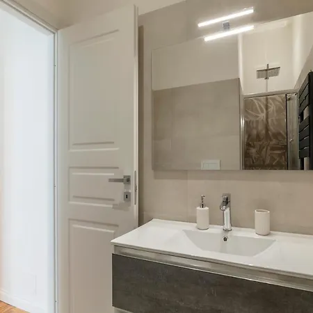 Rione Prati Elegant With Balcony Rome