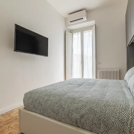 Rione Prati Elegant With Balcony Apartment