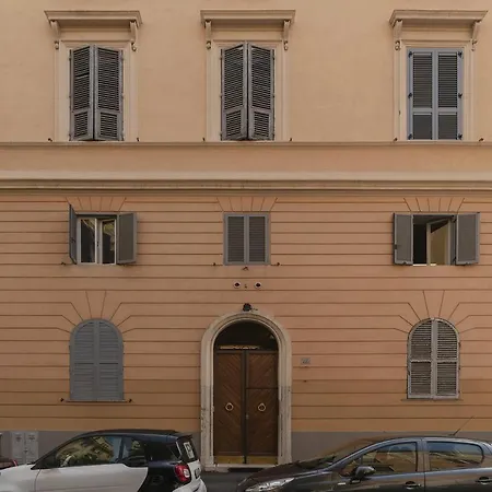 Apartment Rione Prati Elegant With Balcony