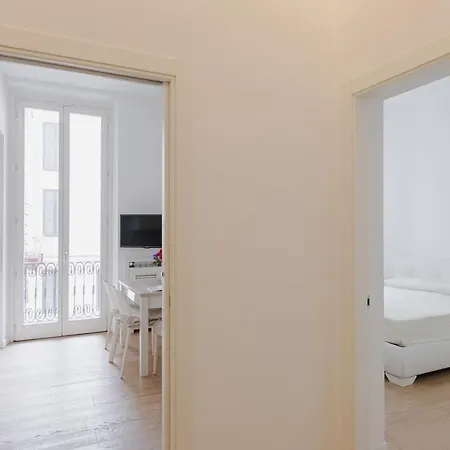 Apartment Tritone Minimal Rome