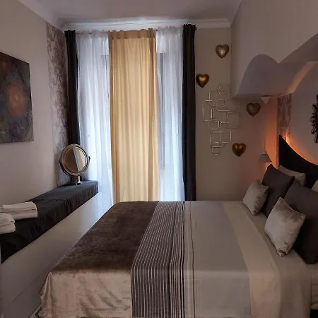 Contemporary Art By Spanish Step Guest house *