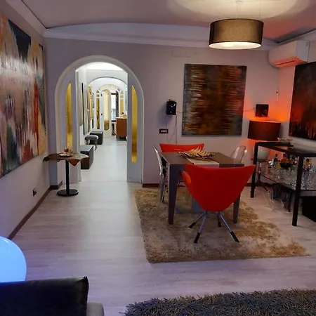 Contemporary Art By Spanish Step Guest house