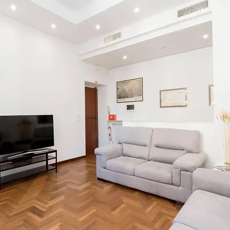 Popolo Elegant Two Bedroom Rome